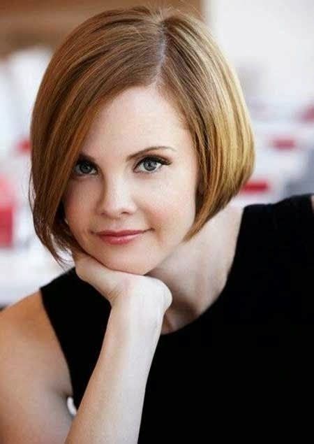 15 Cute Chin Length Hairstyles For Short Hair Popular Haircuts Bobs For Thin Hair Chin