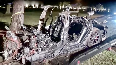 Incidente Mortale Sulla Model S Tesla Ammette Una Feature Di