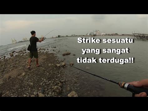 Unexpected Strike When Fishing At A Beach Beside Marina Spot Casting