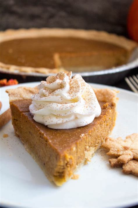 Easy Homemade Pumpkin Pie ~ Recipe Queenslee Appétit