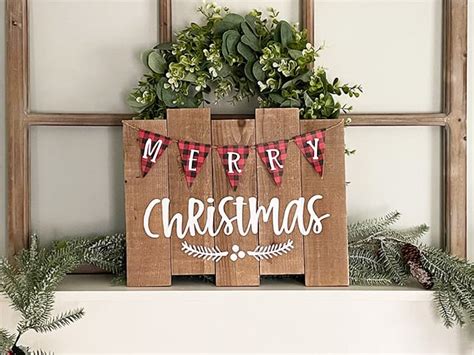 DIY Merry Christmas Pallet Sign - Burton Avenue