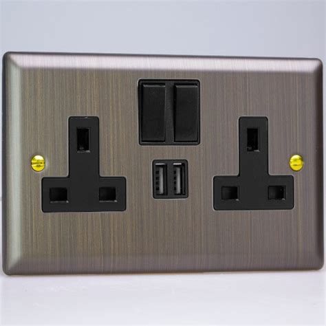 Varilight Urban Antique Brass 2 Gang 13a Switched Socket With Dual Usb Charging Ports With Black