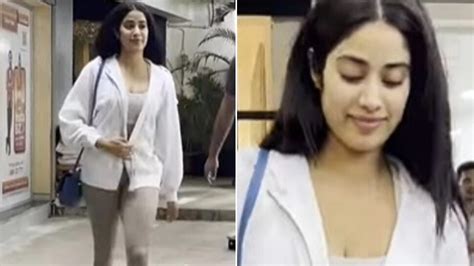 Janhvi Kapoor Bold Look Janhvi Kapoor Left The House Wearing Such Pajamas Under The Jacket