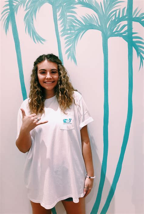 Stylists celebrate the long shag haircut with bangs revival 34