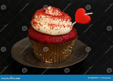 Red Velvet Cup Cake For Valentine S Day Stock Image Image Of Surprise