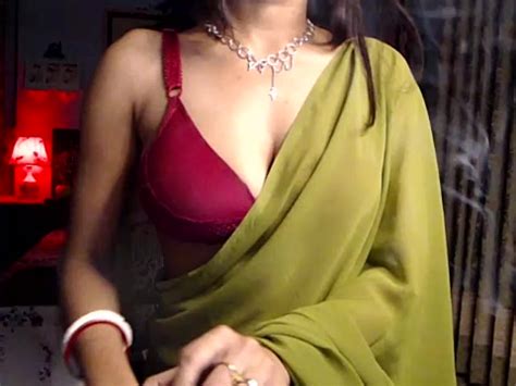 Sandy Lara Naked Stripping On Cam For Live Sex Video Chat Gyrls