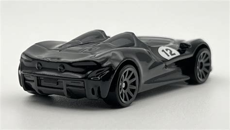 Машинка Базова Hot Wheels McLaren Elva Exotics HCT Black купити в інтернет магазині