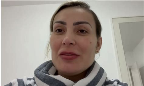 De volta à igreja Andressa Urach deixa plataforma de nudez online