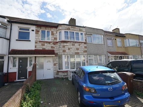 3 Bed Terraced House For Sale In Stanley Avenue Dagenham Rm8 £450 000