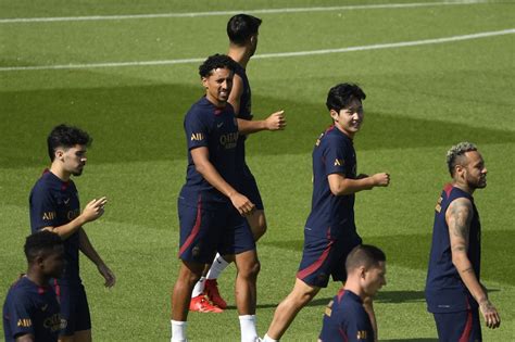 Neymar Marquinhos E Mais Elenco Do Psg Viaja Para O Japão Gazeta