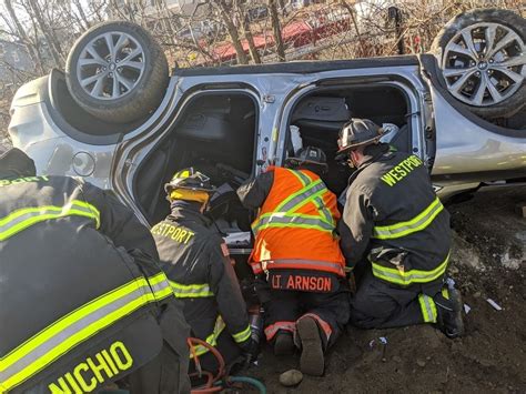 Driver Seriously Hurt As Vehicle Crashes Off I 95 In Westport Fd Westport Ct Patch