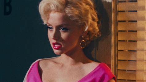 Netflix La Peligrosa Escena En Blonde Sobre El Trío En Que Estuvo Marilyn Monroe Y Charles