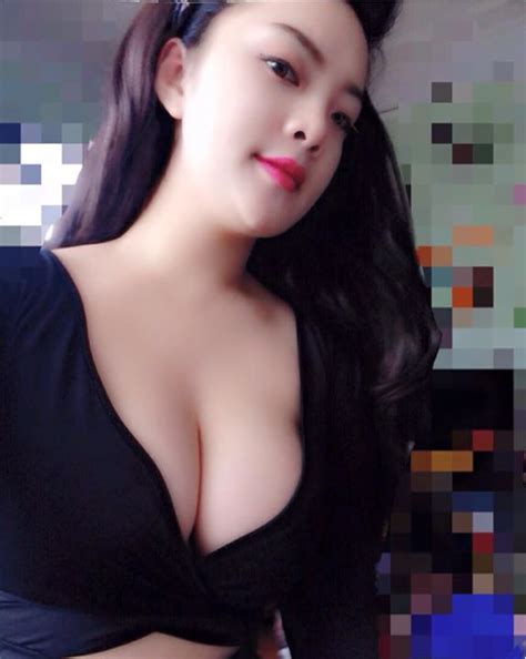 Naked Cao Giang In The Viet Nam Personal Show