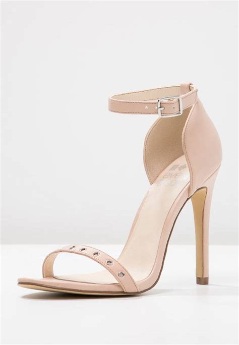 Sandali Nude Come Abbinarli Modelli E Tendenze Estate Donna Moderna