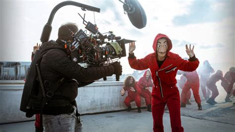 'Money Heist' Behind-The-Scenes Docuseries Arrives on Netflix - What's ...