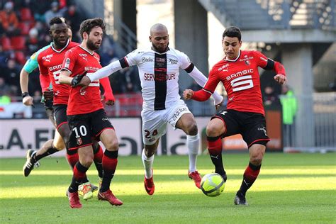 Football Guingamp EAG Kombouaré savoure le coup parfait de l