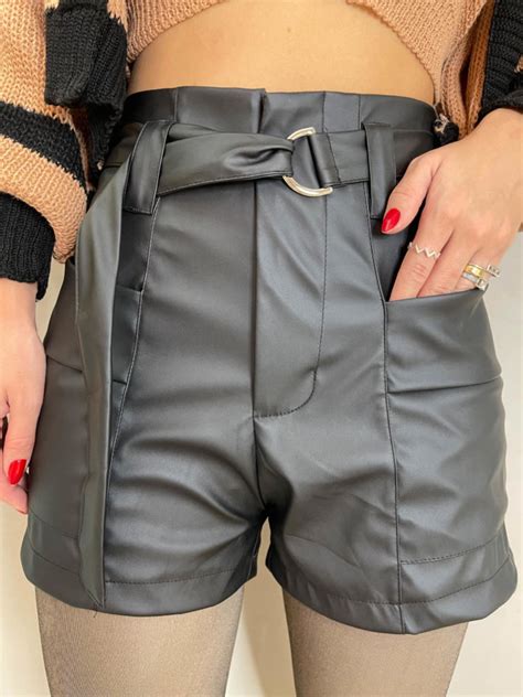 Short Bolsos Frontais Cinto Couro Ecol Gico Preto Lavinny Store