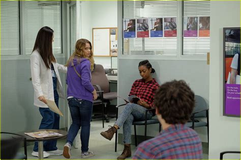 Jude Questions LGBT Sex Education On Tonight S Episode Of The Fosters Photo Photo