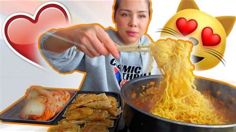 Budae Jjigae 부대찌개, Kimchi Dumpling, Whole Cabbage Kimchi 먹방 Mukbang 신메뉴... | Mukbang, Kimchi ...