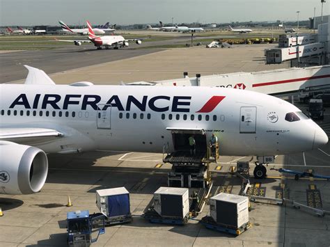 Air France 787 business class dabbles with elegance - Runway GirlRunway ...