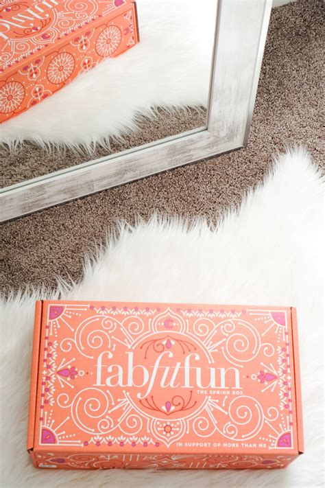 FabFitFun Spring Unboxing Review Strawberry Chic