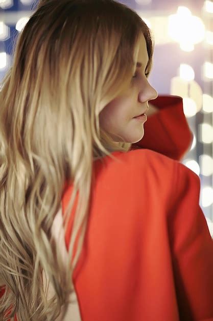 Premium Photo Blonde Long Hair Portrait Sexy Model Posing With Long Hair Beautiful Girl In