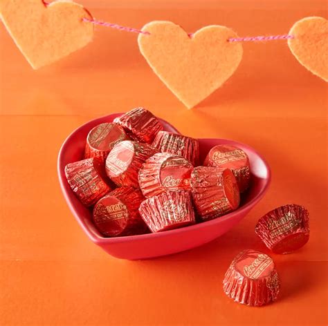 Reese S Valentine S Milk Chocolate Miniatures Peanut Butter Cups 9 9 Oz Bag