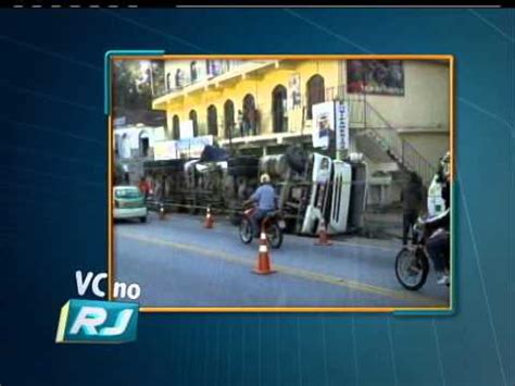 Rj Inter Tv Edi O Carreta Atinge Poste E Tomba Na Rj Em Nova