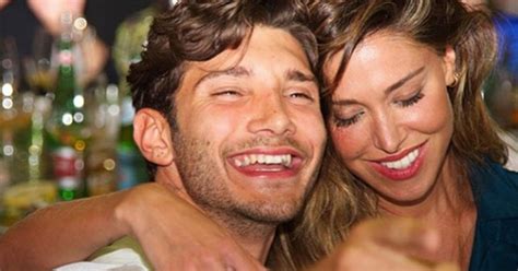 Belén Rodriguez e Stefano De Martino di nuovo insieme le foto dei baci