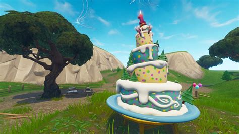 Fortnite Celebrates Its Anniversary With In Game Cake Fortnite