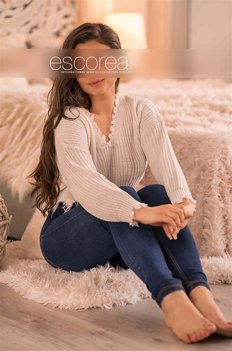 ESCOREAL ESCORT High Class Escort in Frankfurt München und Berlin