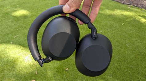 Sony WH-1000XM6 Review: The Best Premium Headphones of 2025 | Lifehacker