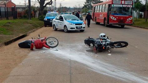 Ni A Sufri Traumatismos Como Consecuencia Del Choque Entre Dos Motos