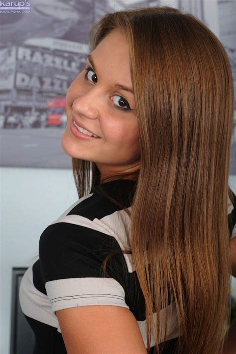 Kennedy Jax Loves To Get Nude And Tease On Camera 15 Photos