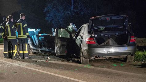 Kollision Auf Der Landstra E Vier Tote Bei Unfall Im Ortenaukreis Welt