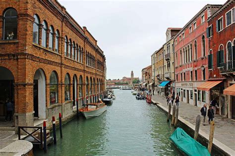 A Day Trip to Murano From Venice, Italy - Justin Plus Lauren