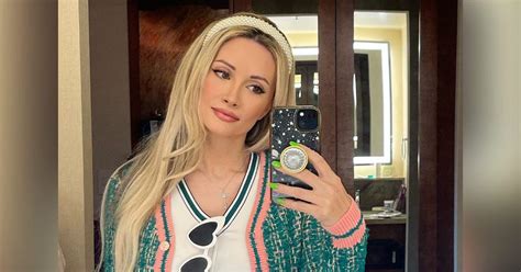 Holly Madison Reveals Weirdest Thing She Saw At The Playboy Mansion