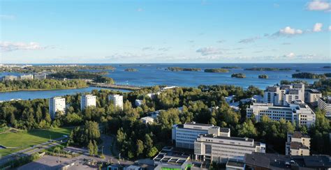 Maisema Aavasaksan päältä jokilaaksoon ruskaa Lapissa Visual Finland