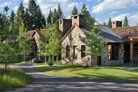 A homestead in Montana blends rustic and modern details