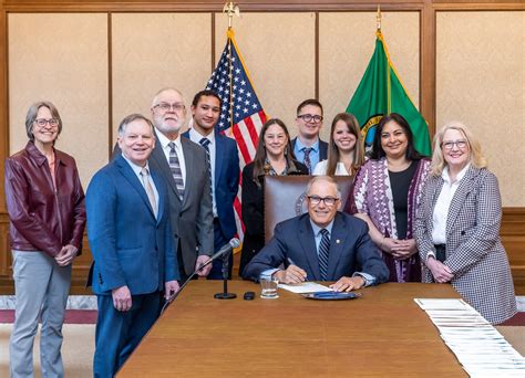 Governor Inslee signs measure to increase transparency in deadly force