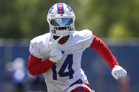 One-Handed Stefon Diggs Catch at Bills Camp Goes Viral [WATCH]