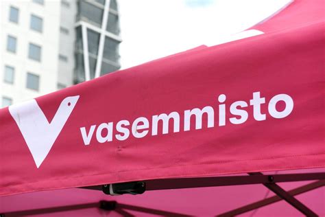 Vasemmistoliitto Otti Uuden Suunnan Suhteessaan Natoon Puoluekokous