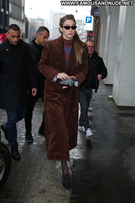 Gigi Hadid No Source Paparazzi Celebrity Posing Hot Babe Beautiful Nude Celebrities Mobile