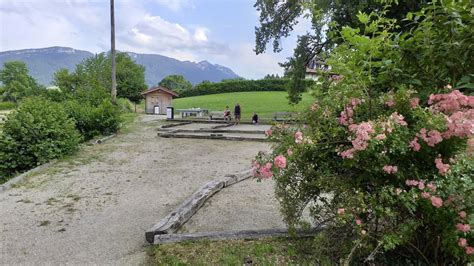 Camping Le Panoramic, sur le lac du Bourget : le terrain de boulles ...