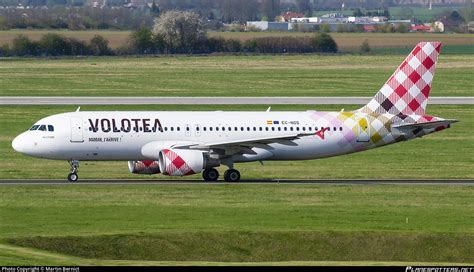 EC NOS Volotea Airlines Airbus A320 216 Photo By Martin Bernict ID