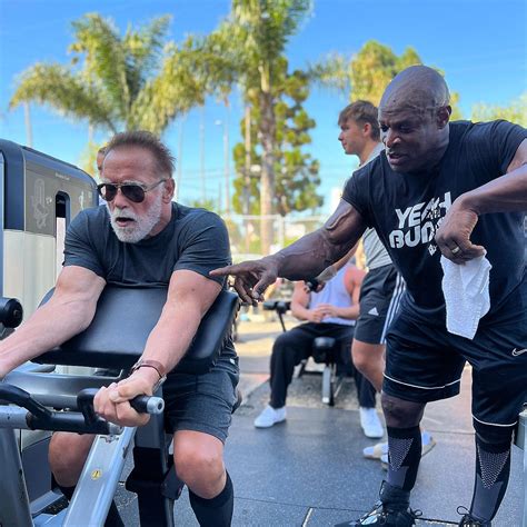 Ronnie Coleman And Arnold Schwarzenegger Train Together At Golds Gym