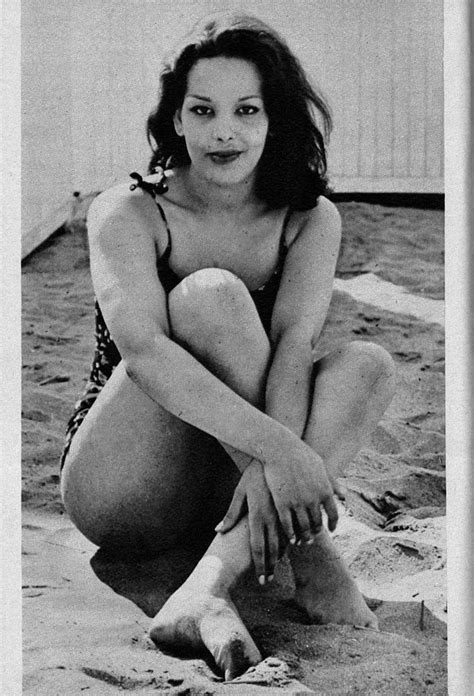 Naked Agata Flori Added 07 19 2016 By Lionheart