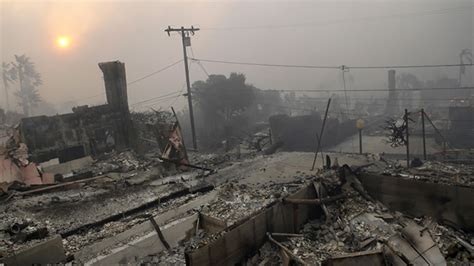 Serra Cross in Ventura still standing after Thomas Fire destroys ...