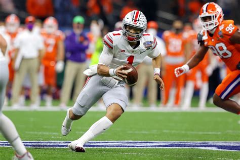 Look Justin Fields Posts Blazing 40 Yard Dash Time The Spun