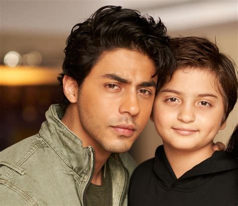 Trending Shah Rukh Khans Son Aryan Khan Finally Returns To Instagram